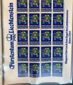 LIECHTENSTEIN Kleinbogen Sammlung 1977-1989 postfrisch - in 4 ETB-Alben