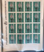 LIECHTENSTEIN Kleinbogen Sammlung 1977-1989 postfrisch - in 4 ETB-Alben