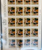 LIECHTENSTEIN Kleinbogen Sammlung 1977-1989 postfrisch - in 4 ETB-Alben