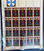 LIECHTENSTEIN Kleinbogen Sammlung 1977-1989 postfrisch - in 4 ETB-Alben