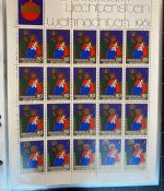 LIECHTENSTEIN Kleinbogen Sammlung 1977-1989 postfrisch - in 4 ETB-Alben