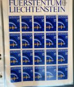 LIECHTENSTEIN Kleinbogen Sammlung 1977-1989 postfrisch - in 4 ETB-Alben