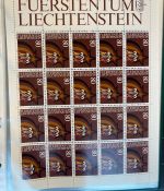 LIECHTENSTEIN Kleinbogen Sammlung 1977-1989 postfrisch - in 4 ETB-Alben