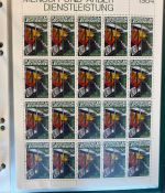 LIECHTENSTEIN Kleinbogen Sammlung 1977-1989 postfrisch - in 4 ETB-Alben