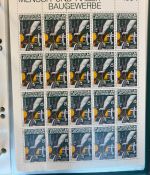 LIECHTENSTEIN Kleinbogen Sammlung 1977-1989 postfrisch - in 4 ETB-Alben