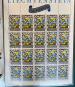 LIECHTENSTEIN Kleinbogen Sammlung 1977-1989 postfrisch - in 4 ETB-Alben