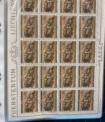 LIECHTENSTEIN Kleinbogen Sammlung 1977-1989 postfrisch - in 4 ETB-Alben