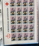 LIECHTENSTEIN Kleinbogen Sammlung 1977-1989 postfrisch - in 4 ETB-Alben