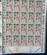 LIECHTENSTEIN Kleinbogen Sammlung 1977-1989 postfrisch - in 4 ETB-Alben