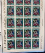 LIECHTENSTEIN Kleinbogen Sammlung 1977-1989 postfrisch - in 4 ETB-Alben