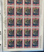LIECHTENSTEIN Kleinbogen Sammlung 1977-1989 postfrisch - in 4 ETB-Alben