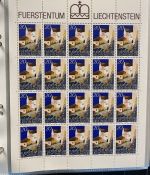 LIECHTENSTEIN Kleinbogen Sammlung 1977-1989 postfrisch - in 4 ETB-Alben