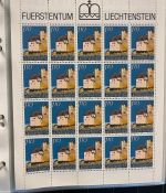 LIECHTENSTEIN Kleinbogen Sammlung 1977-1989 postfrisch - in 4 ETB-Alben