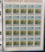LIECHTENSTEIN Kleinbogen Sammlung 1977-1989 postfrisch - in 4 ETB-Alben
