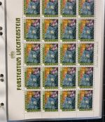 LIECHTENSTEIN Kleinbogen Sammlung 1977-1989 postfrisch - in 4 ETB-Alben