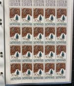 LIECHTENSTEIN Kleinbogen Sammlung 1977-1989 postfrisch - in 4 ETB-Alben
