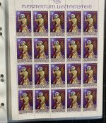 LIECHTENSTEIN Kleinbogen Sammlung 1977-1989 postfrisch - in 4 ETB-Alben