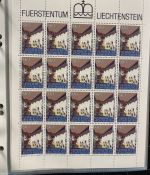 LIECHTENSTEIN Kleinbogen Sammlung 1977-1989 postfrisch - in 4 ETB-Alben
