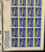 LIECHTENSTEIN Kleinbogen Sammlung 1977-1989 postfrisch - in 4 ETB-Alben