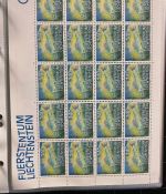 LIECHTENSTEIN Kleinbogen Sammlung 1977-1989 postfrisch - in 4 ETB-Alben