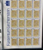 LIECHTENSTEIN Kleinbogen Sammlung 1977-1989 postfrisch - in 4 ETB-Alben
