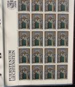 LIECHTENSTEIN Kleinbogen Sammlung 1977-1989 postfrisch - in 4 ETB-Alben