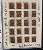 LIECHTENSTEIN Kleinbogen Sammlung 1977-1989 postfrisch - in 4 ETB-Alben