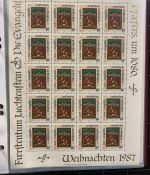 LIECHTENSTEIN Kleinbogen Sammlung 1977-1989 postfrisch - in 4 ETB-Alben