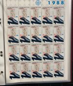 LIECHTENSTEIN Kleinbogen Sammlung 1977-1989 postfrisch - in 4 ETB-Alben