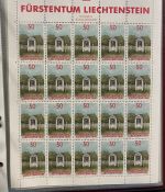 LIECHTENSTEIN Kleinbogen Sammlung 1977-1989 postfrisch - in 4 ETB-Alben