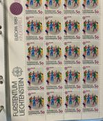 LIECHTENSTEIN Kleinbogen Sammlung 1977-1989 postfrisch - in 4 ETB-Alben