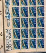 LIECHTENSTEIN Kleinbogen Sammlung 1977-1989 postfrisch - in 4 ETB-Alben