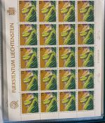 LIECHTENSTEIN Kleinbogen Sammlung 1977-1989 postfrisch - in 4 ETB-Alben