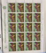 LIECHTENSTEIN Kleinbogen Sammlung 1977-1989 postfrisch - in 4 ETB-Alben
