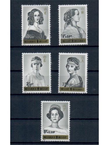Belgien, Posten 3, postfrisch, komplette Sätze u. Marken, Michel über 25,- Euro
