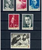 Belgien, Posten 8, postfrisch, komplette Sätze u. Marken, Michel über 25,- Euro