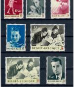 Belgien, Posten 4, postfrisch, komplette Sätze u. Marken, Michel über 25,- Euro