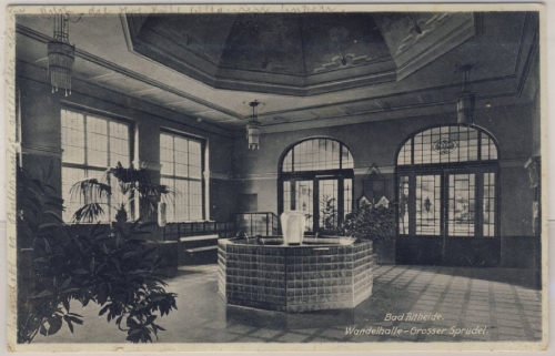 Schlesien - Bad Altheide, Wandelhalle - sw-AK, gelaufen 1935 - Stichwort: Glatz