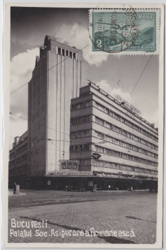 Rumänien - Bukarest Versicherungsgebäude sw-Fotokarte bildseitig frankiert 1936