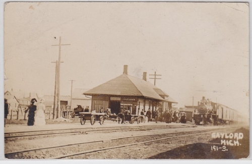 USA - Gaylord Michigan Railway Station Bahnof priv. Fotokarte gelaufen 1910 RR!