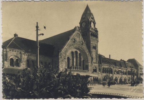 Lothringen - Metz, Bahnhof - sw-Fotokarte, gelaufen 1941