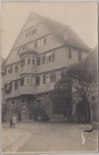 Württemberg - Kirchheim a. Neckar, priv. sw-Fotokarte (Hausansicht) ca. 1920