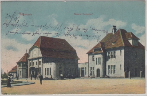 Saarland - Saarlouis, Neuer Bahnhof - Farb-AK, gelaufen 1913