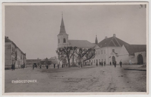 Tschechien - Chroustovice Marktplatz m. Kirche, sw-Fotokarte gelafuen 1931