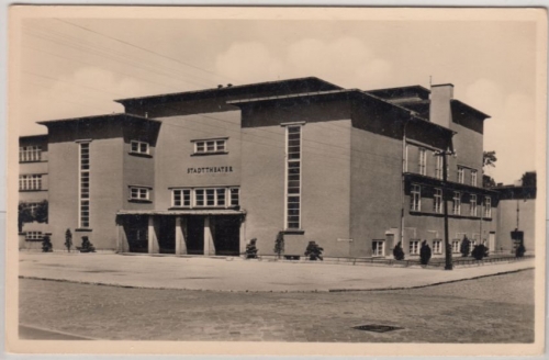 Brandenburg - Luckenwlade Stadttheater, sw-Fotokarte ungelaufen ca. 1950/55