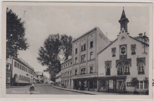 Bayern - Arnstorf Straßenansicht m. Rathaus, sw-AK gelaufen 1949