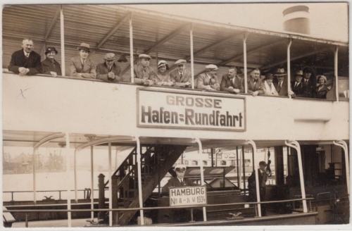 Hamburg - Grosse Hafen-Rundfahrt Personengruppe sw-Fotokarte ungelaufen ca. 1930