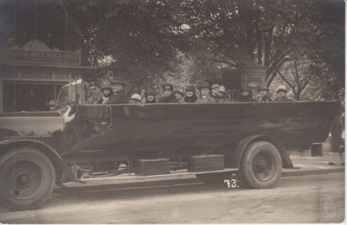 Baden-Württemberg - Baden-Baden Fahrt a.d. Feldberg sw-Fotokarte Kabrio-Bus 1927