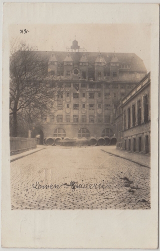 Bayern - München Löwenbräu Brauereigebäude Kampfspuren sw-Fotokarte 1919