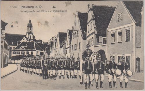 Bayern - Neuburg a/D. Ludwigstraße Militär sw-AK gelaufen/Feldpost 1916